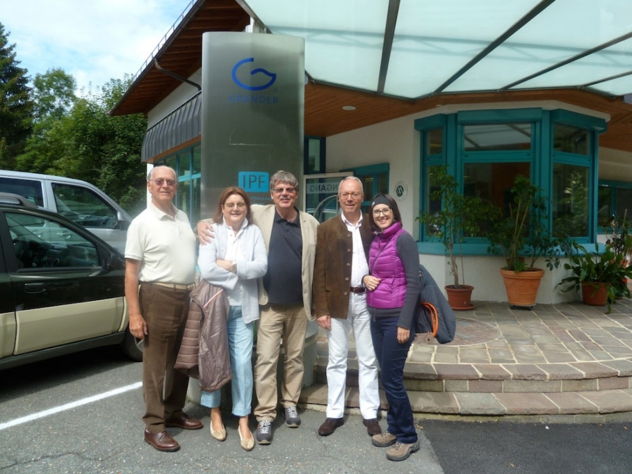 L&#039;ambassadeur autrichien en Malaysie, Christopher Ceska (2è de droite) en visite chez GRANDER à Jochberg, en compagnie de son épouse et de ses parents.